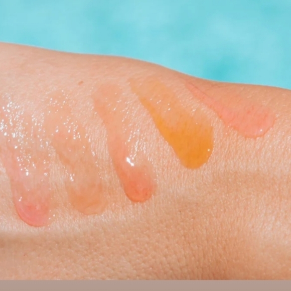 🆕 NIB LAURENS LIP OIL - Picture 3 of 4